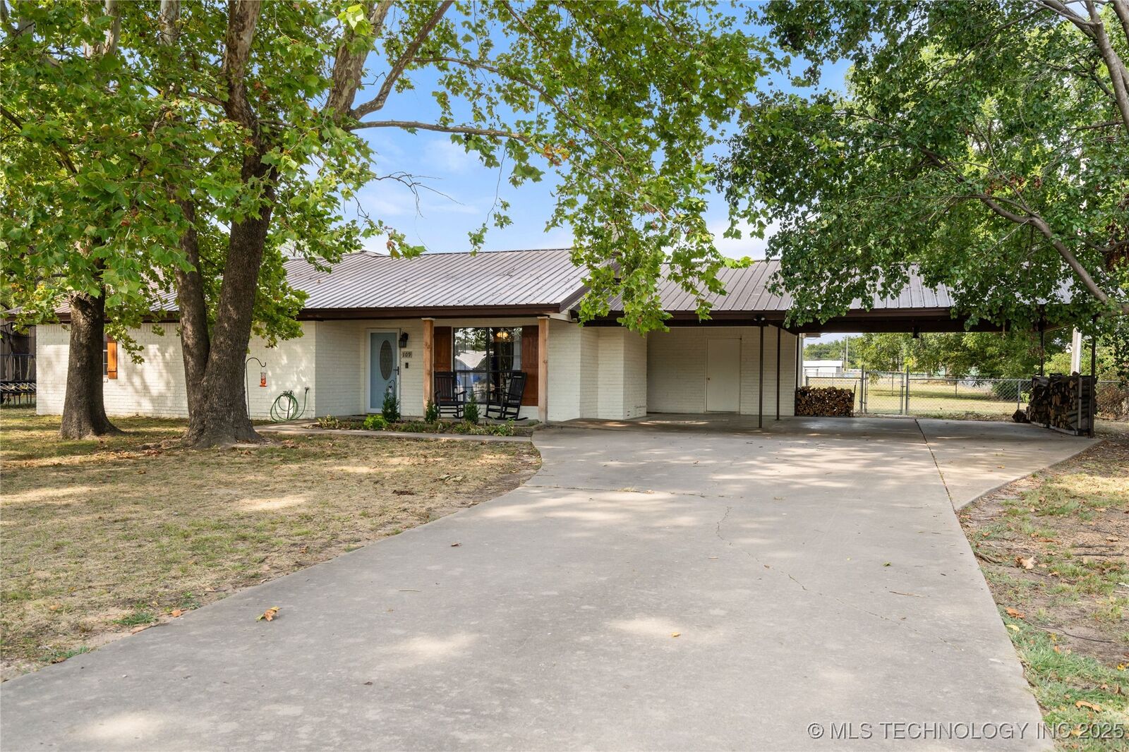Property Photo:  109 W 8th Street  OK 74435 