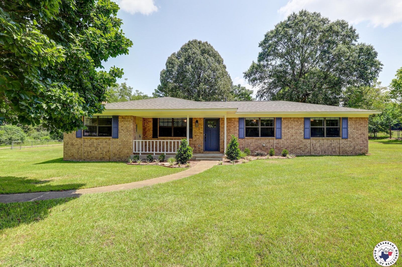 Property Photo:  1801 S Spruce  TX 75501 