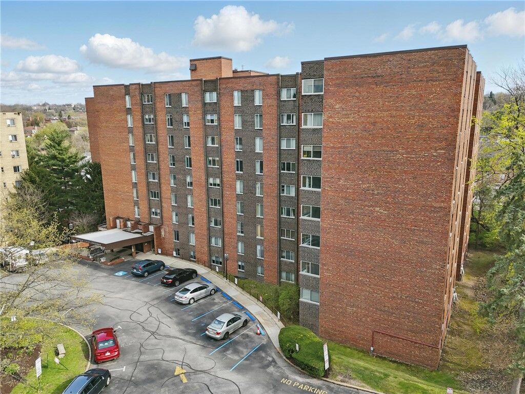 Property Photo: 5 Bayard Road 912 PA 15213