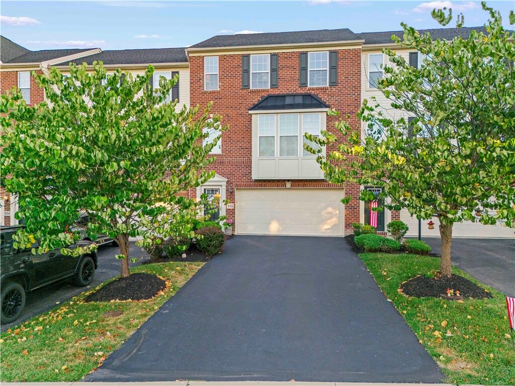Property Photo:  310 Maple Ridge Dr  PA 15317 