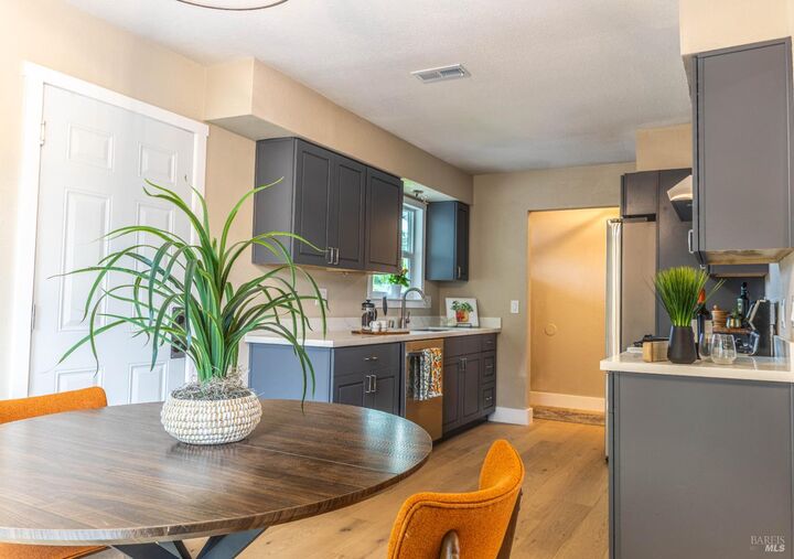 Property Photo: 2915 Cree Court CA 95403