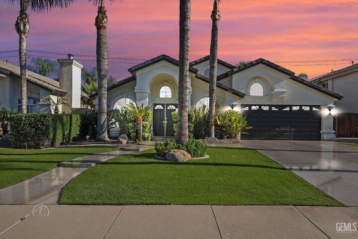 10214 Crandon Park Drive  Bakersfield CA 93312 photo