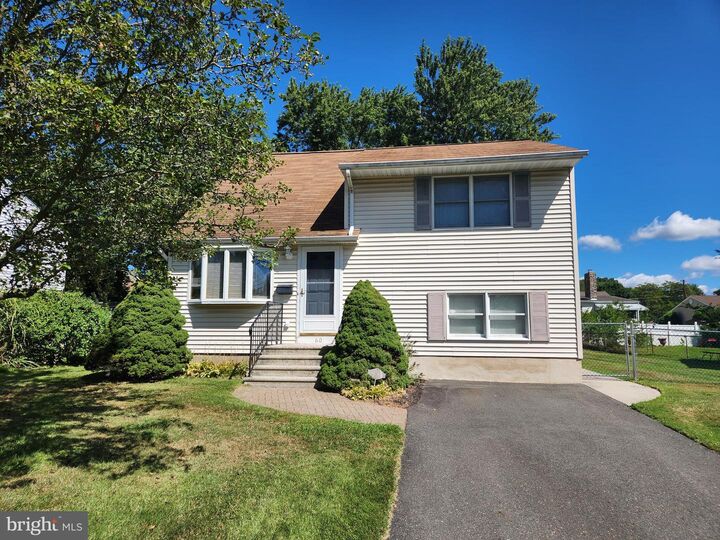 60 Smithfield Avenue  Lawrenceville NJ 08648 photo