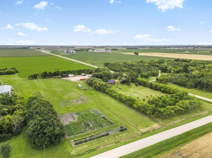 Property Photo:  41151 20 Road East  MB R0A 1E0 