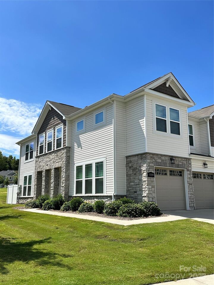 Property Photo: 15609 Little Bluestem Street NC 28278