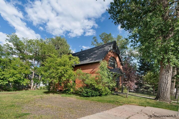Property Photo: 2103 Evans Ave WY 82001