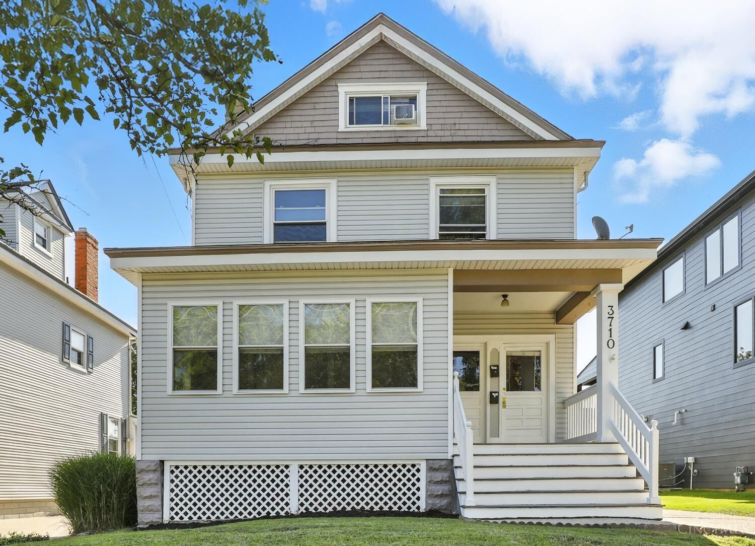 Property Photo: 3710 Hyde Park Avenue OH 45209