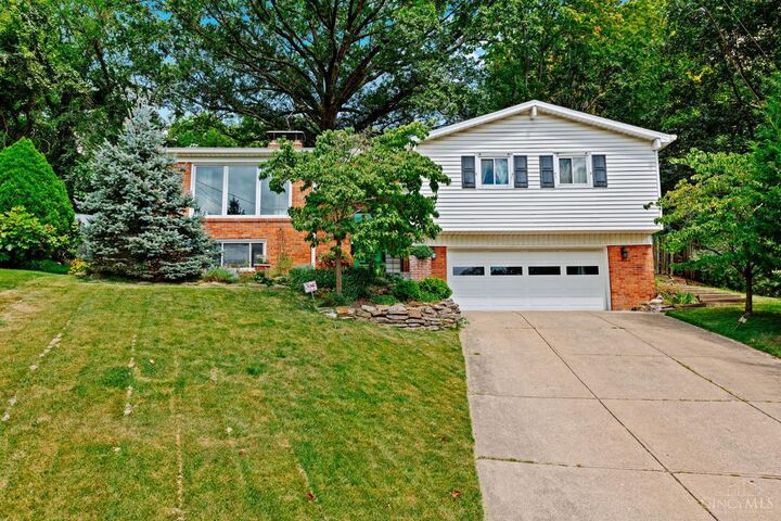 Property Photo: 430 Heatherhill Lane OH 45206