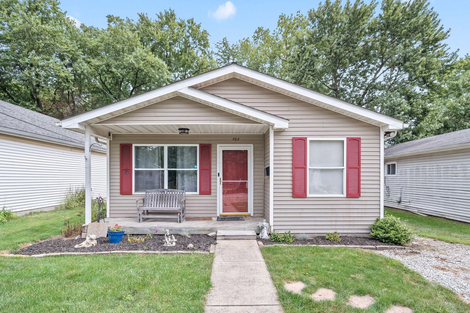 Property Photo: 484 Grant Street OH 43302
