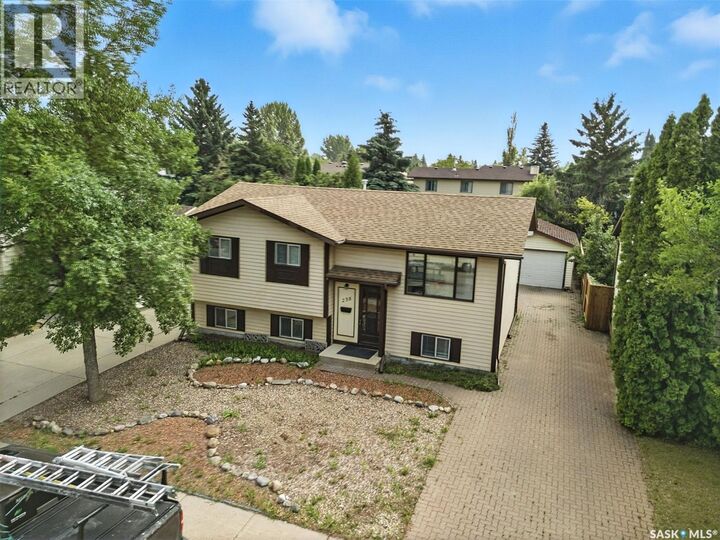 Property Photo: 238 Stillwater Drive SK S7J 4K3