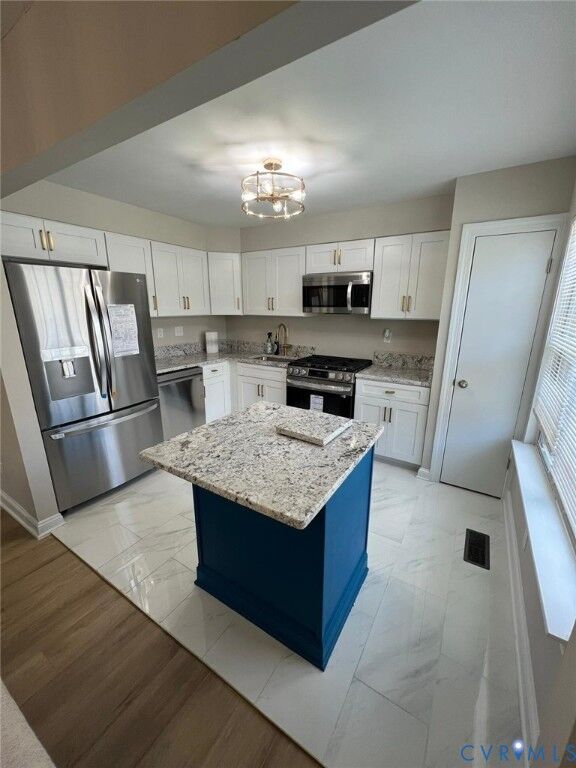 Property Photo: 11601 Timberly Waye VA 23238