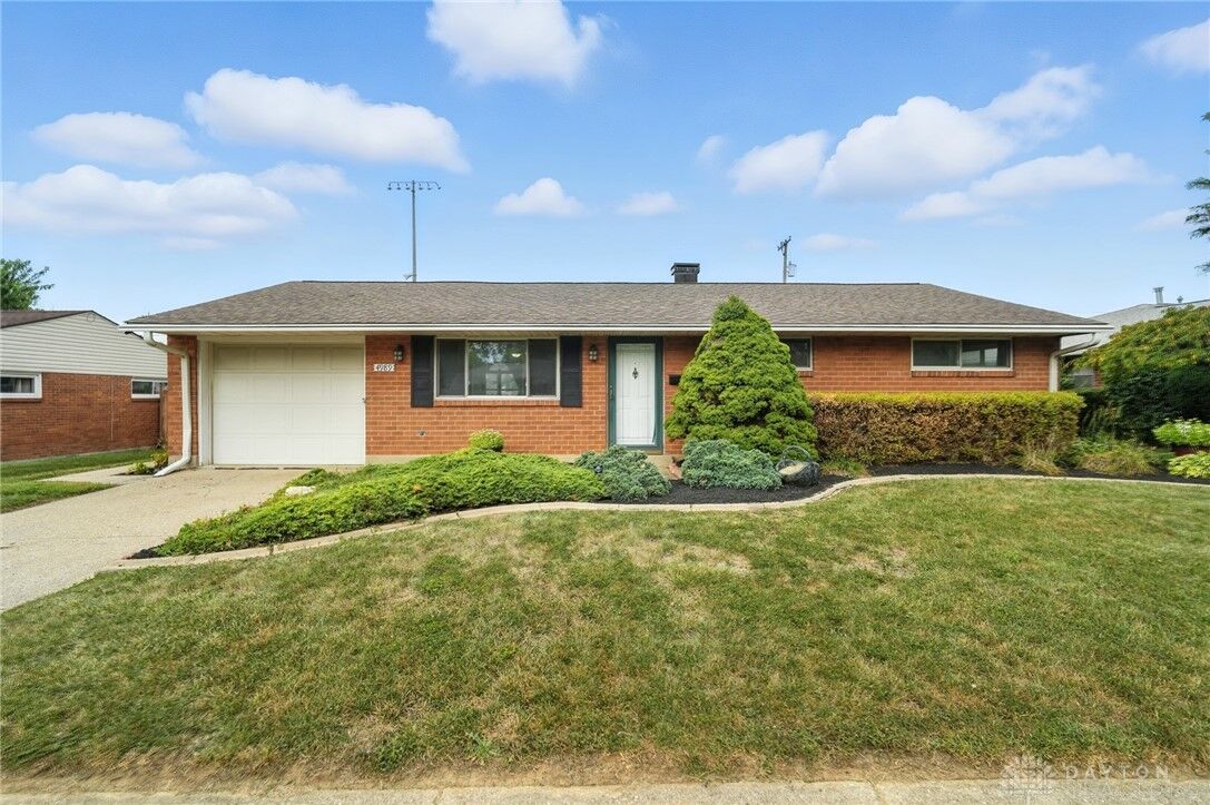 Property Photo:  4989 Chesham Drive  OH 45424 
