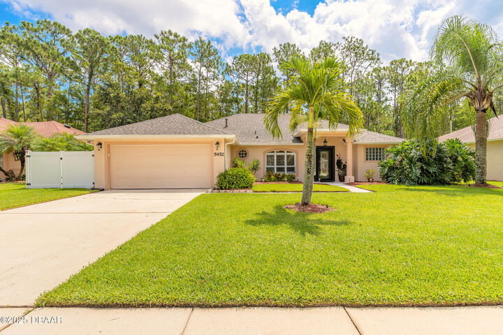 Property Photo: 5452 St Regis Way FL 32128