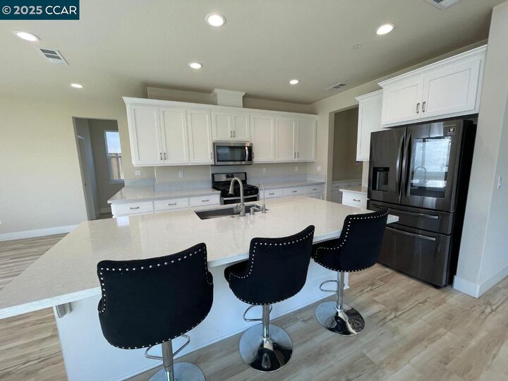 Property Photo:  5541 Promontory Way  CA 94531 