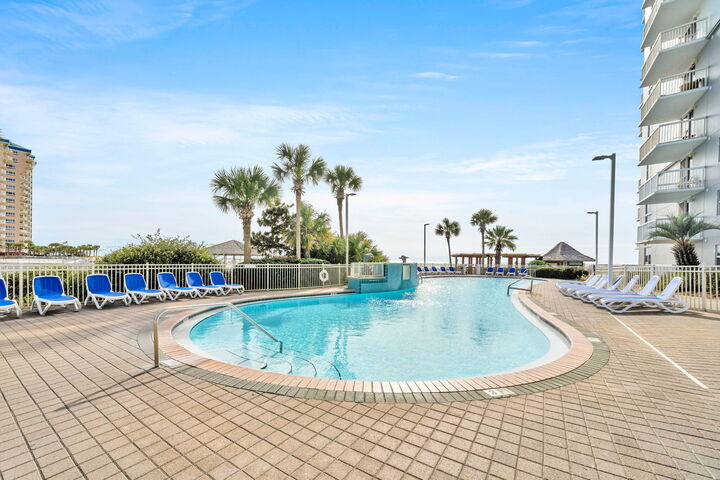 Property Photo: 1002 E Highway 98 908 FL 32541