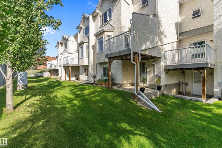 Property Photo: 3520 60 Street NW 28 AB T6L 6H5