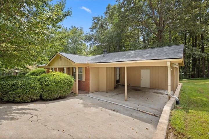 Property Photo:  3065 Tara Woods Drive  GA 30135 
