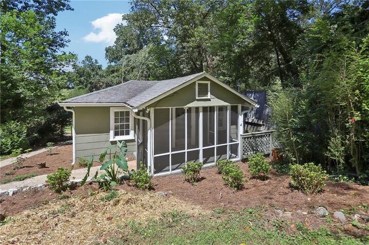 Property Photo: 1137 Woodland Avenue SE GA 30316