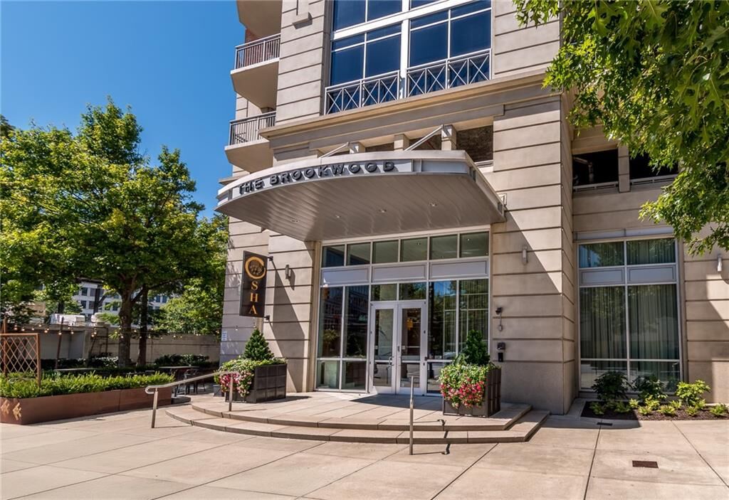 Property Photo: 1820 Peachtree Street NW 1111 GA 30309