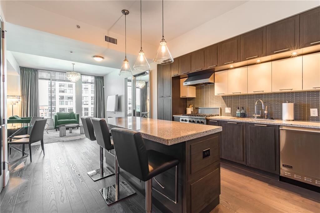 Property Photo:  1820 Peachtree Street NW 1111  GA 30309 