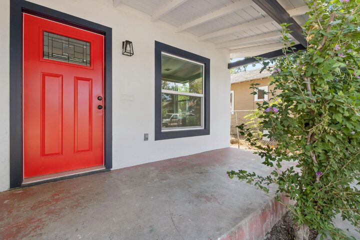 Property Photo:  2261 S Nicholas Avenue  CA 93706 