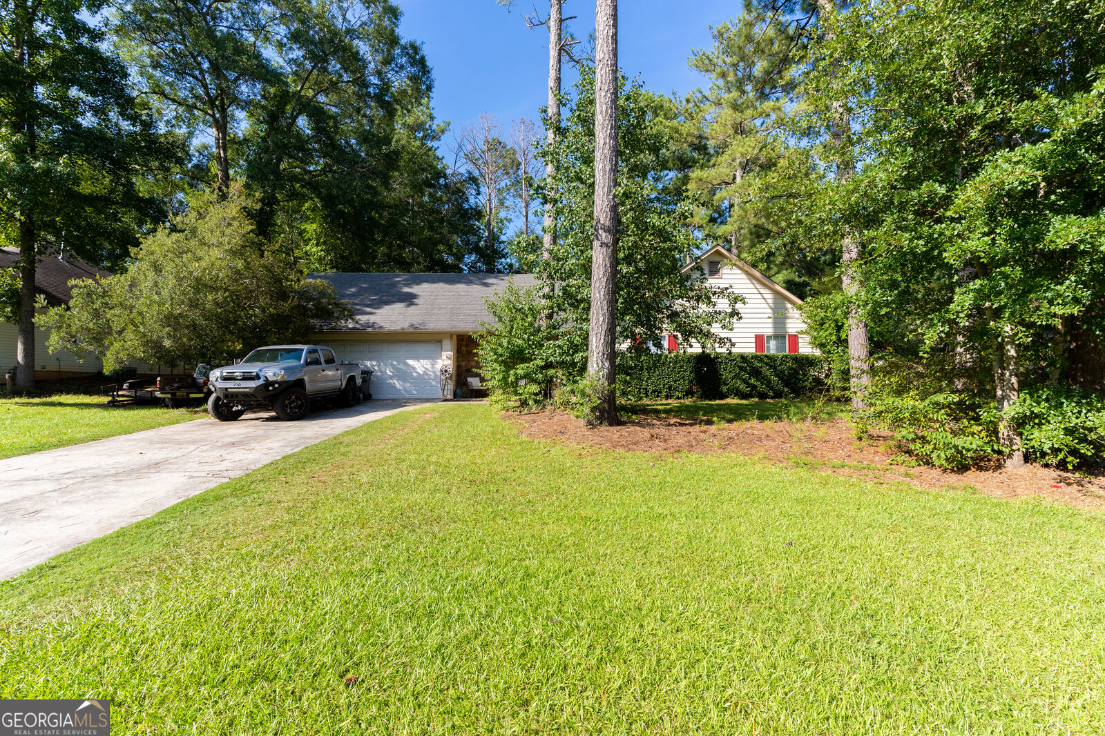 Property Photo: 115 Woodland Ridge Circle GA 30016