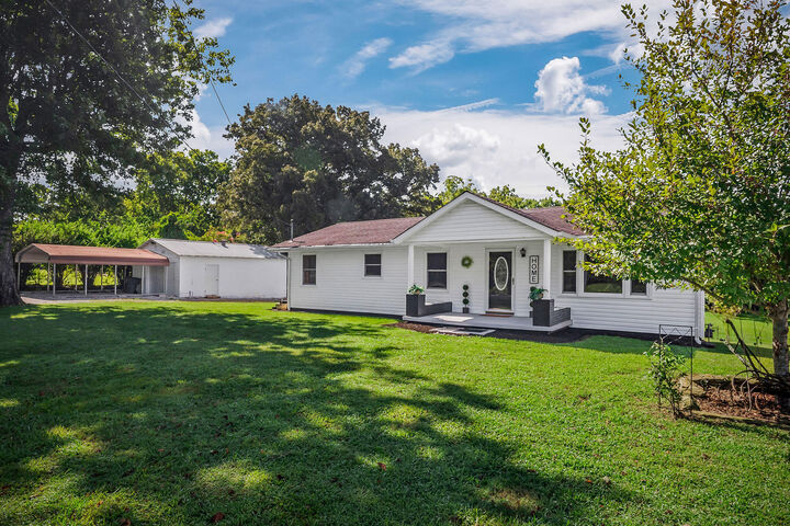 Property Photo: 220 Higginbotham Road TN 37110