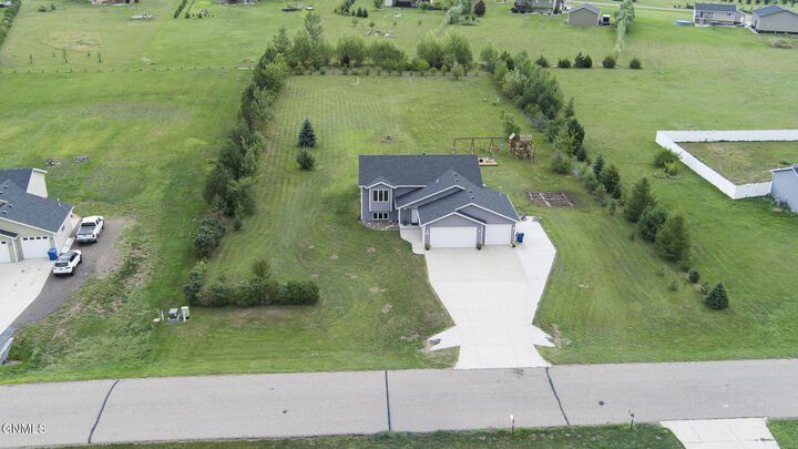 Property Photo: 6913 Beaver Creek Road ND 58504