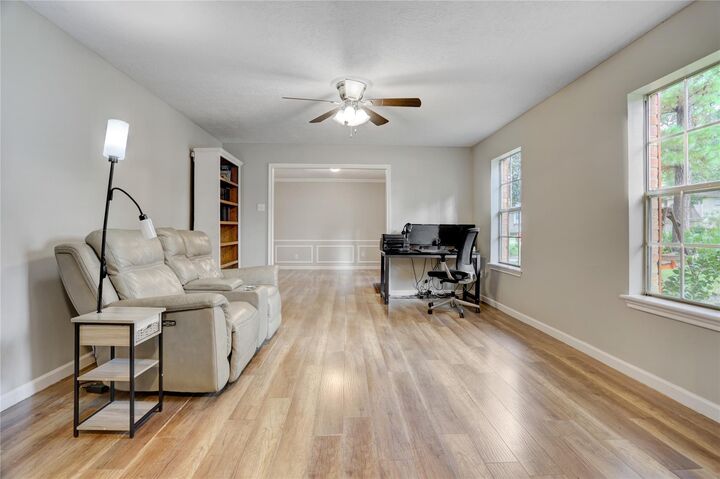 Property Photo:  11811 Moorcreek Drive  TX 77070 