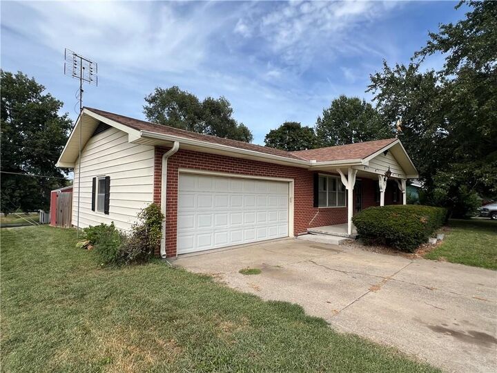 Property Photo: 601 W Elk Street MO 64485