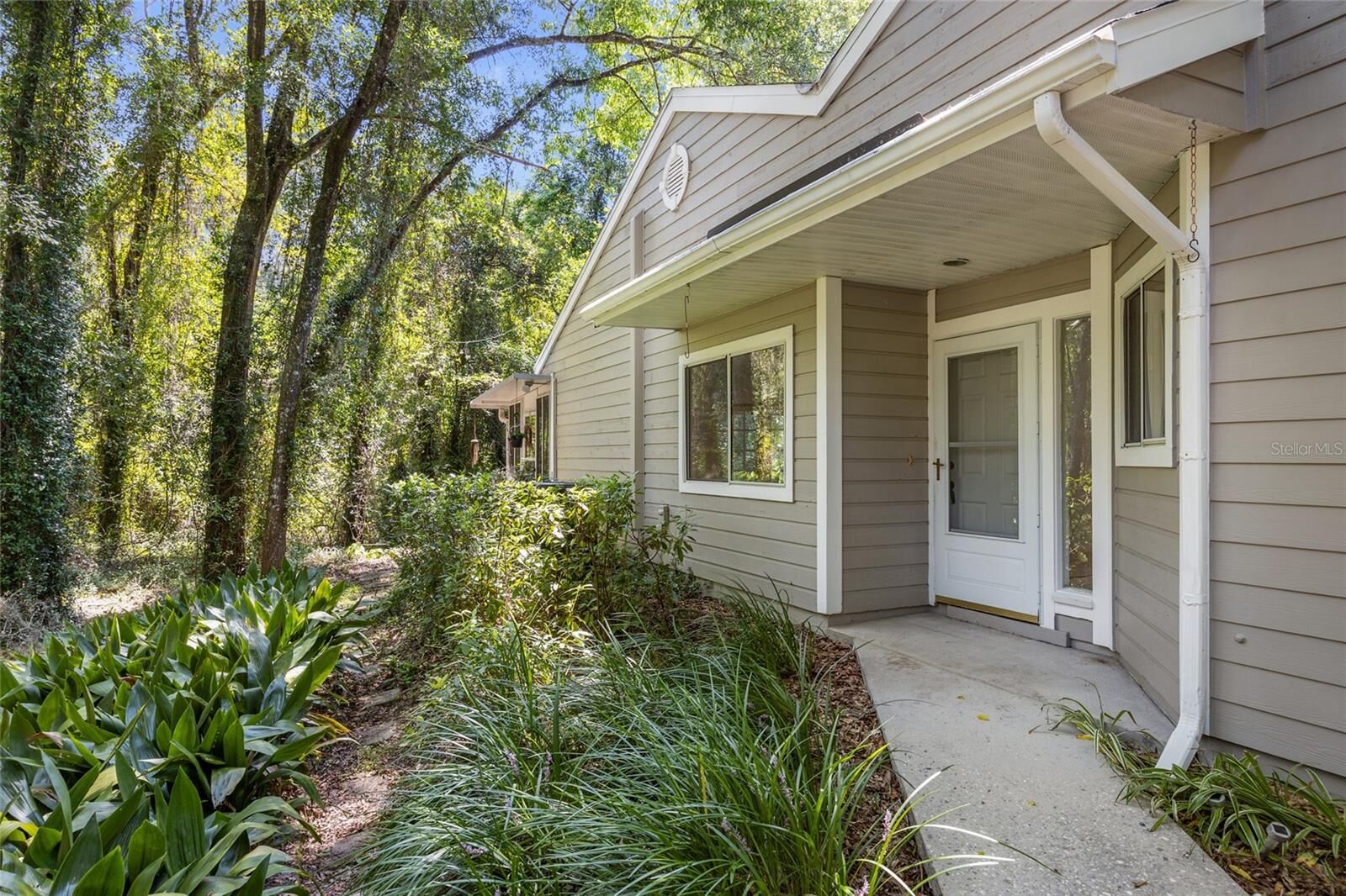 Property Photo: 833 NW 124th Drive FL 32669