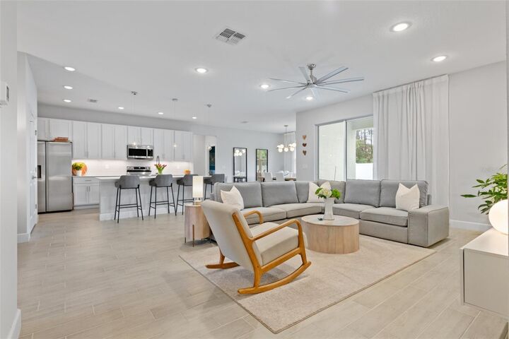 Property Photo: 139 Belleaire Drive FL 32137