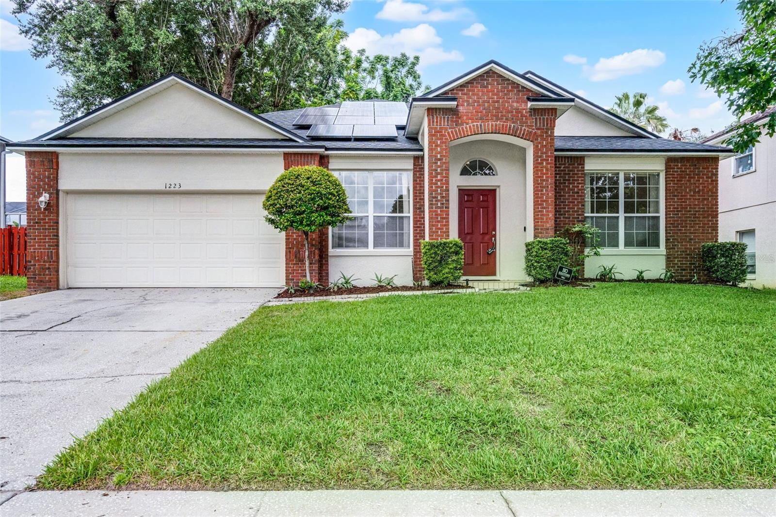 Property Photo:  1223 Vickers Lake Drive  FL 34761 