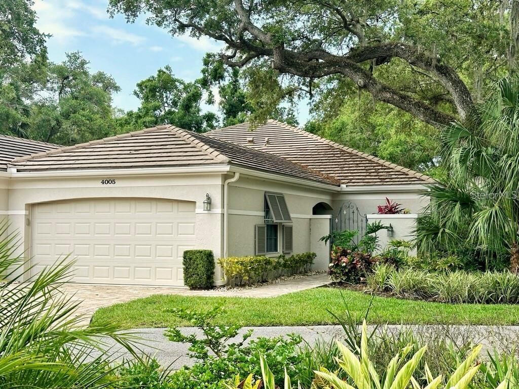 Property Photo: 4005 Oakley Greene 19 FL 34235