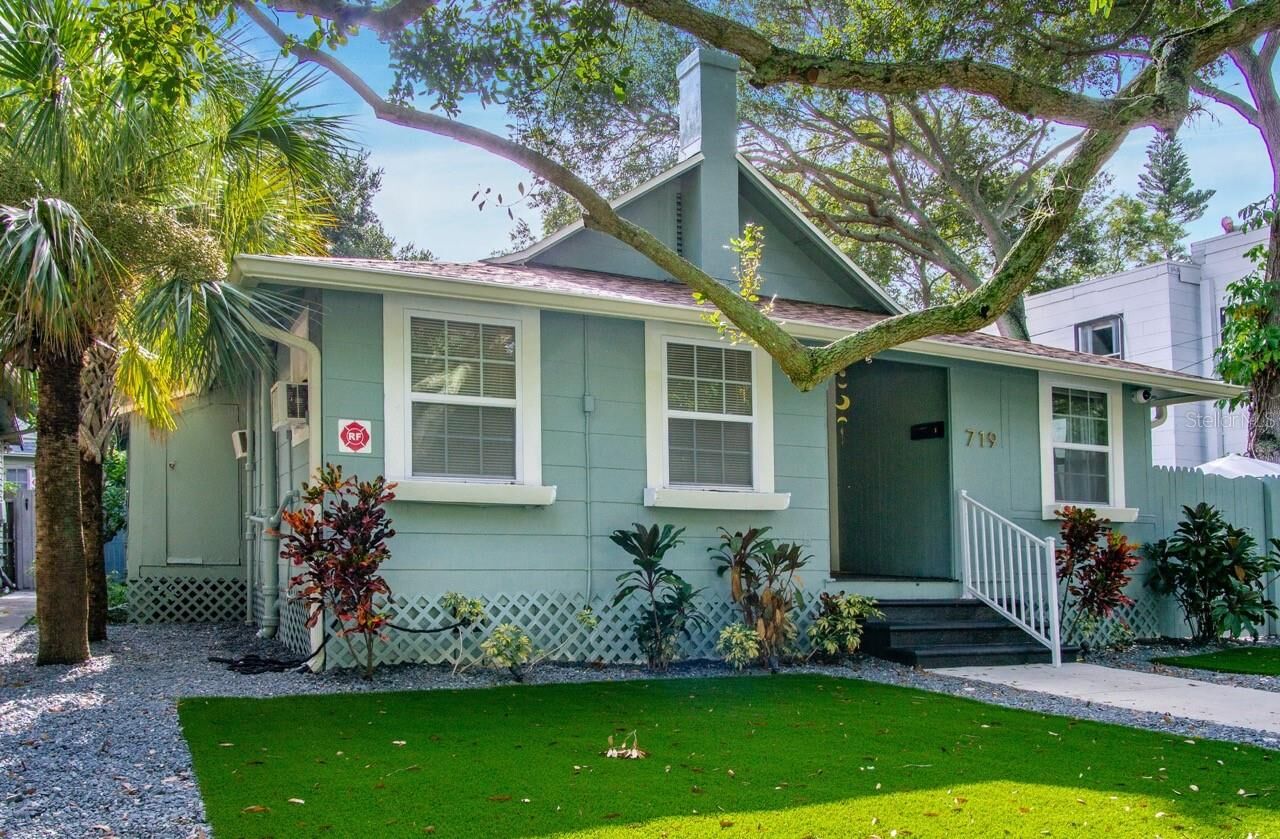 Property Photo:  719 8th Street N  FL 33701 