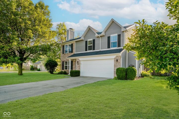 Property Photo: 532 Zephyr Way IN 46074