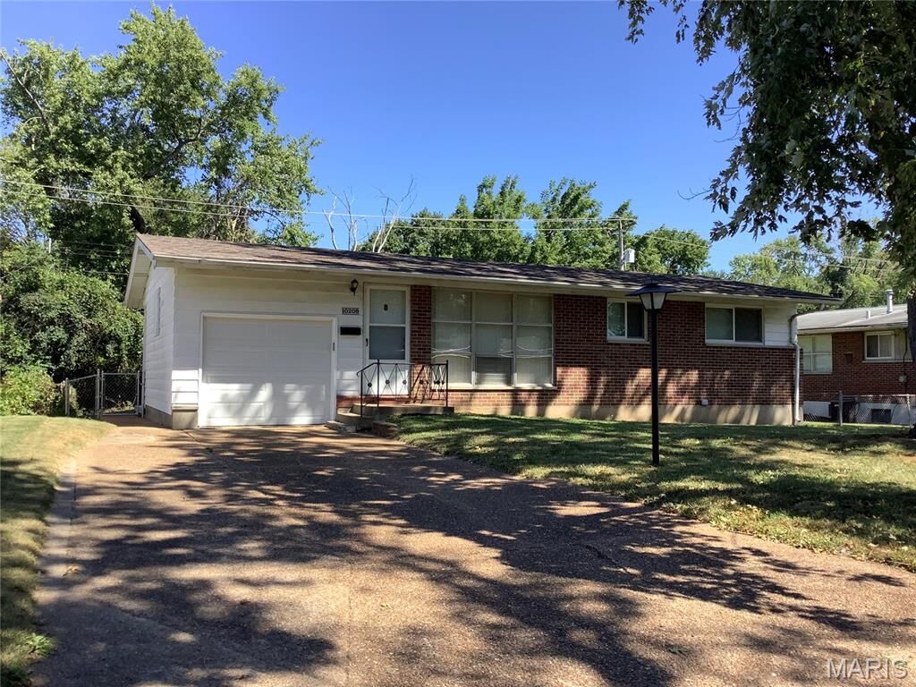 Property Photo: 10208 Monarch Drive MO 63136