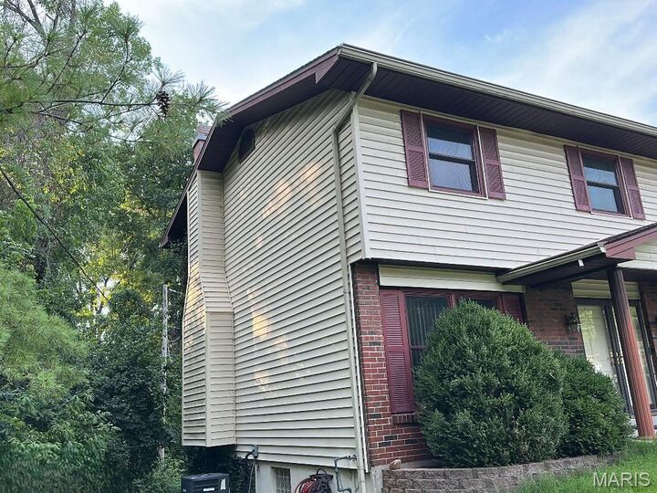 Property Photo: 1135 Olde Saybrook Drive MO 63301