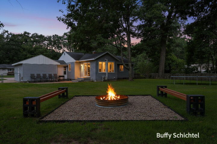 Property Photo: 1290 Sherwood Drive MI 49445