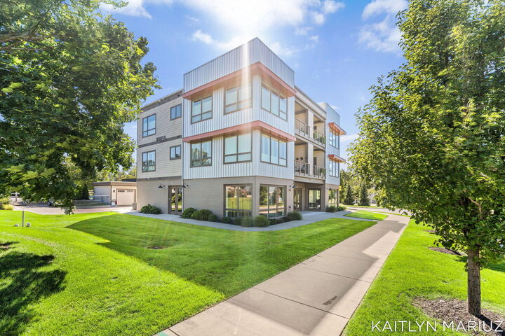 Property Photo: 532 W 16th Street MI 49423