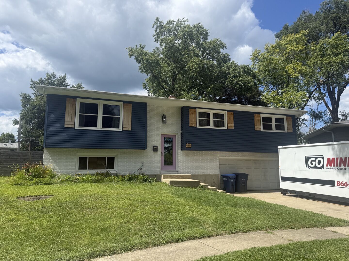 Property Photo:  125 Fairview Drive  IL 60174 