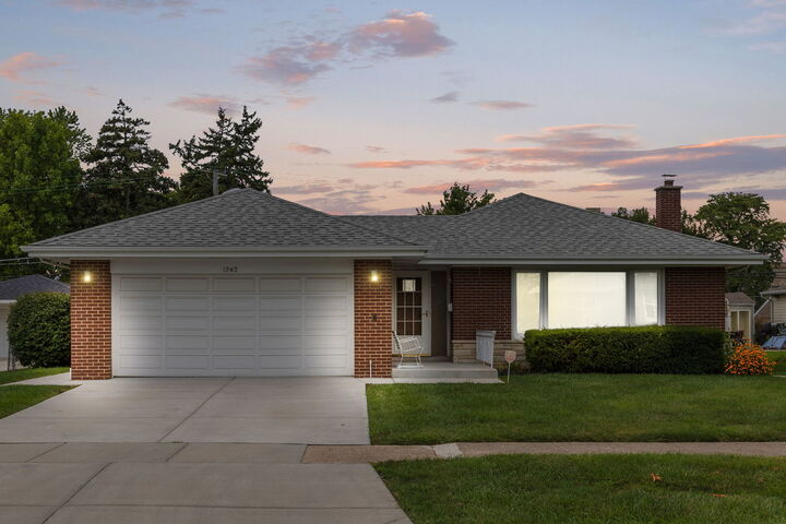 1242 Heidorn Avenue  Westchester IL 60154 photo