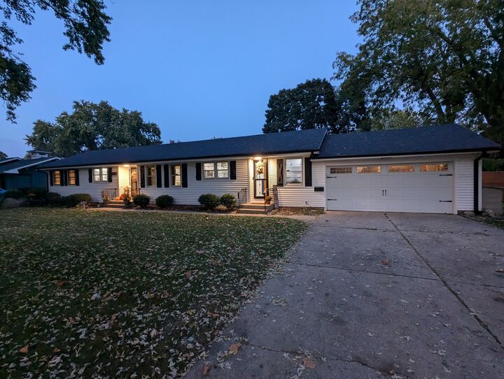 228 S Westlawn Avenue  Aurora IL 60506 photo