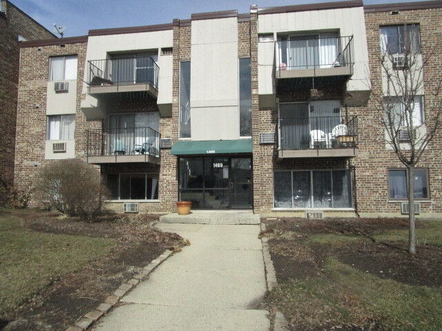Property Photo:  1469 N Winslowe Drive 201  IL 60074 