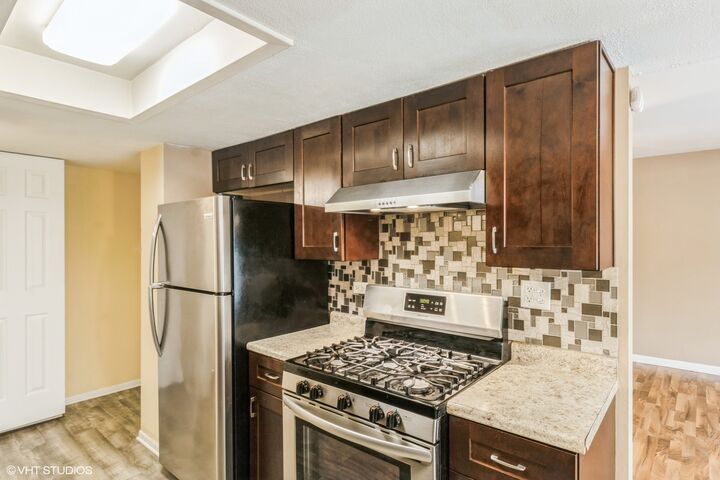 Property Photo: 1423 Sacramento Drive 1423 IL 60133