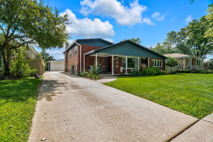 Property Photo:  5009 W 105th Street  IL 60453 