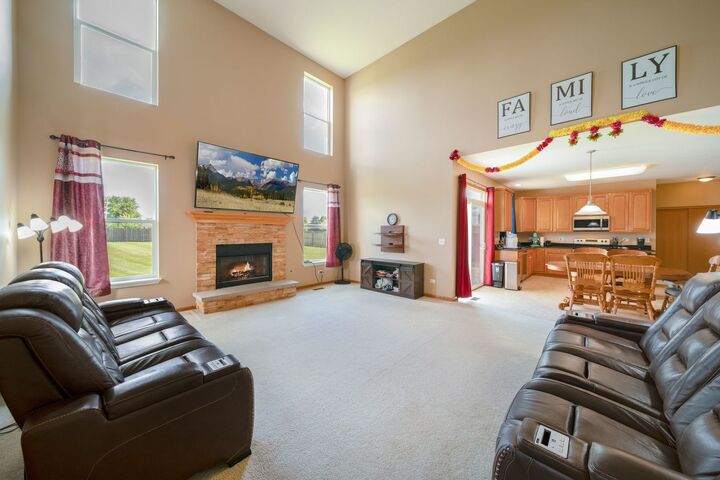Property Photo: 2313 Tyler Trail IL 60051