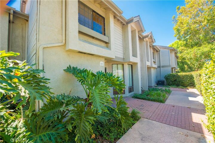 Property Photo:  2220 E Chapman Avenue 11  CA 92831 