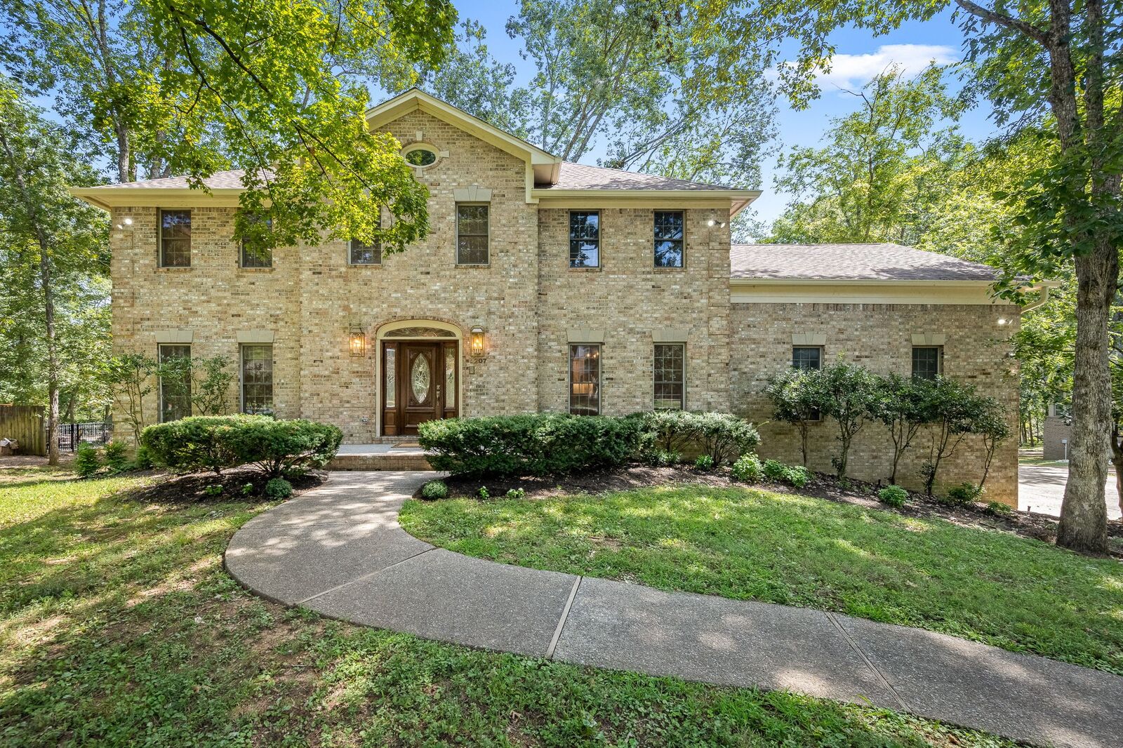 Property Photo:  2207 Shannon Dr  TN 37129 