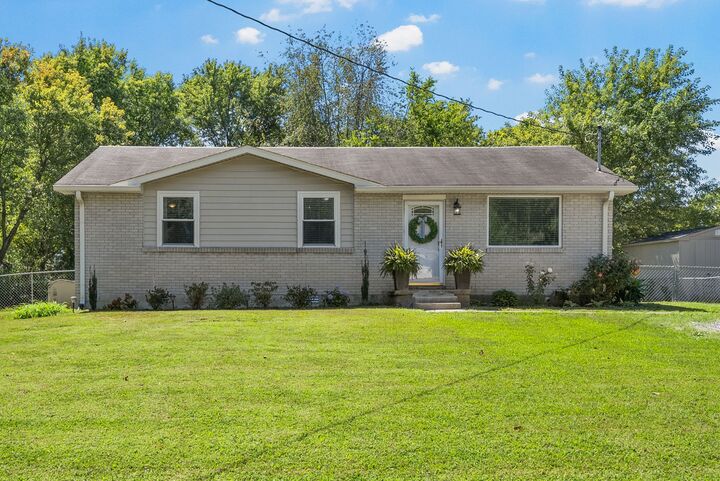 Property Photo:  612 Wilkinson Ln  TN 37188 